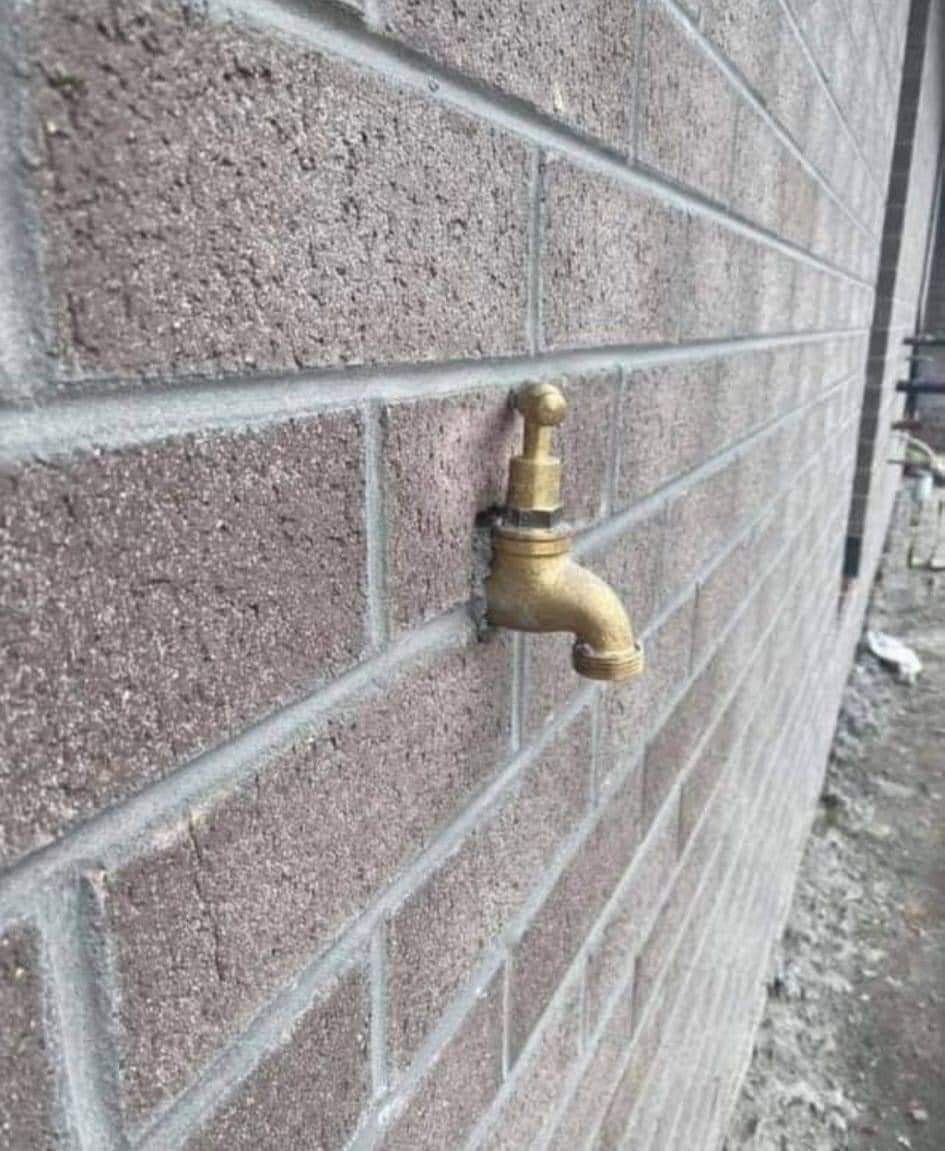 Saints_Mike7167's tweet photo. Just got home to find the Plumber with 30 years experience did this ffs 😂
#HeHadOneJob https://t.co/1QOSCWf2b9