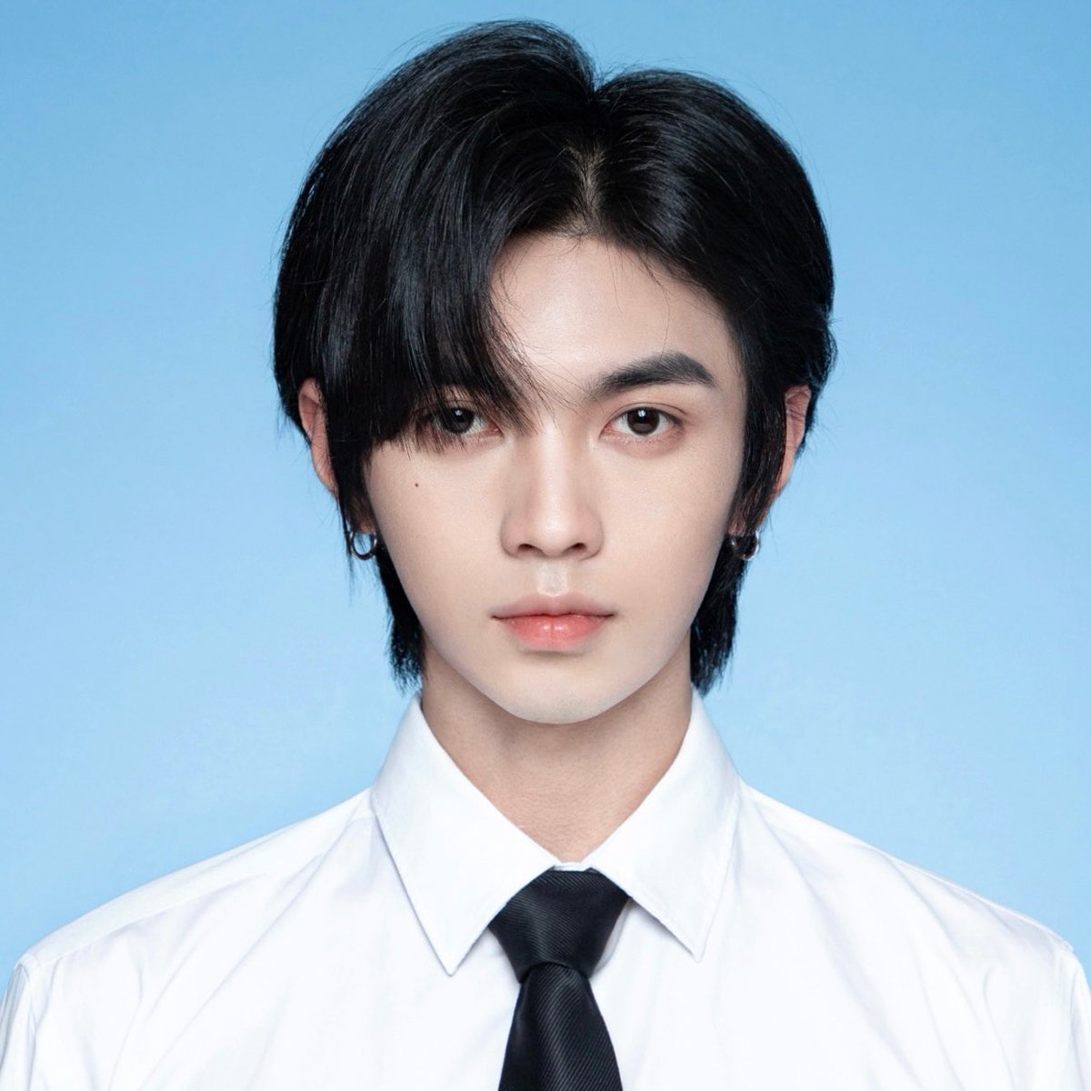 220509 叶皓然也好燃 | Weibo

จะเรียนจบชั้นมัธยมแล้ว ทำใจไม่ได้...

/ ความจริงคือฮ่าวหรานจะจบปริญญาตรีค่ะ 🎓 ขอแสดงความยินดีกับบัณฑิตใหม่ด้วยนะคะ 🎉

#เย่ฮ่าวหราน #YeHaoran #叶皓然