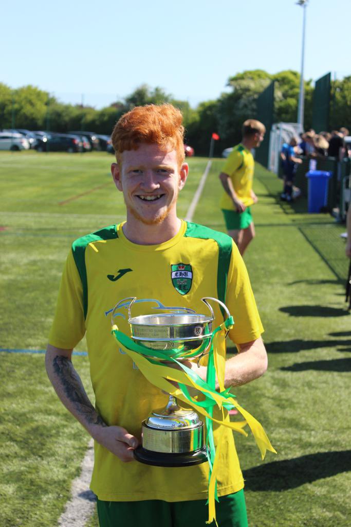 EHU_Sundays's tweet photo. This fellas probably still on the pitch playing in all the games after ours 😉 absolute engine! @TylerMachon

#UpTheHall💛💚 https://t.co/Ce2kPjTjWV