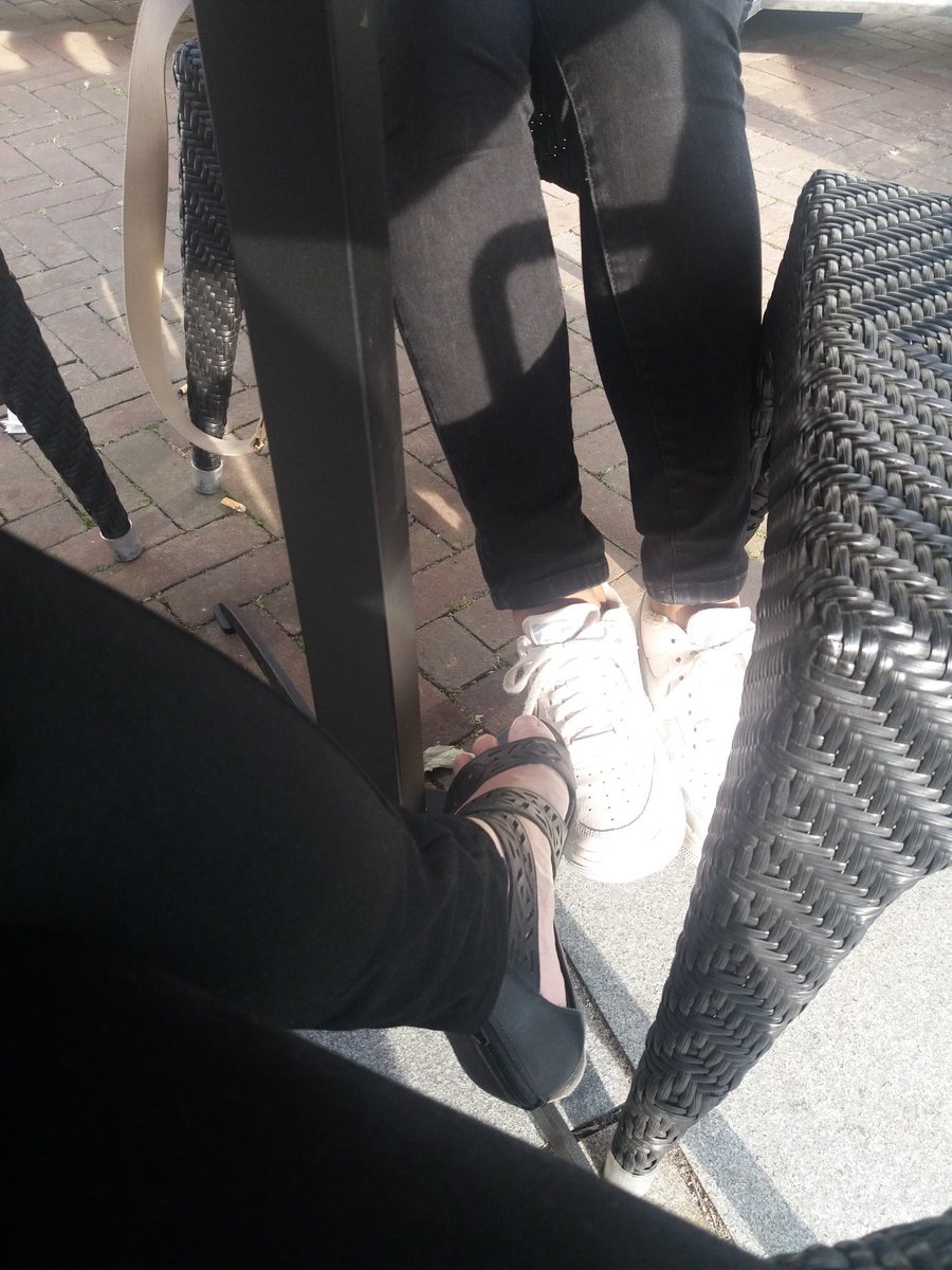 <a href="/ChanelMademois2/">Chanel Mademoiselle</a> wie trakteert ons op eten😎