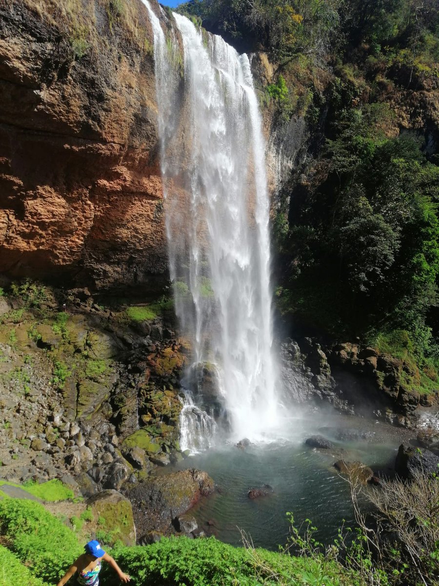 Enlodados's tweet photo. «La cascada con caída libre más alta de Panamá» KIKI, Soloy, Comarca Ngäbe Buglé https://t.co/A0m2WTX9Lp https://t.co/mqy1whTD9G