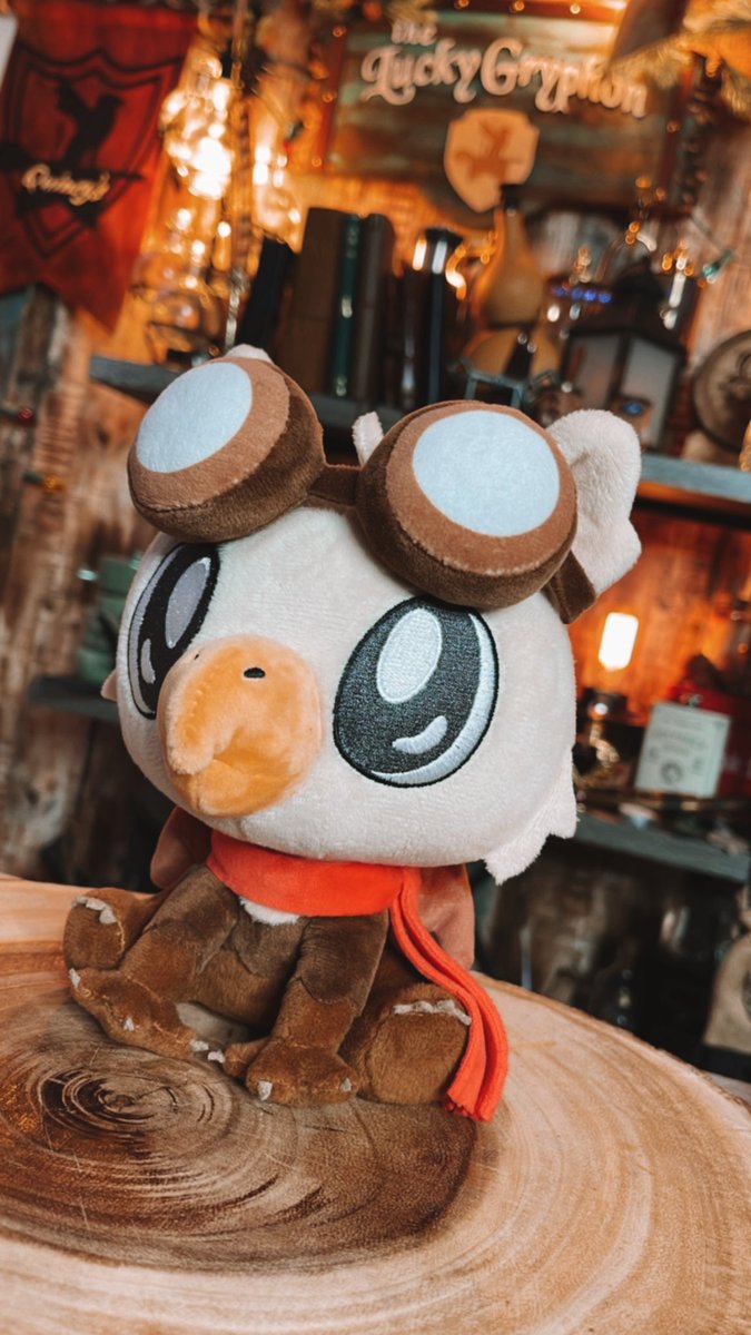 Look at this distinguished gentleman!! 🥰🥰🥰

makeship.com/products/koko-…