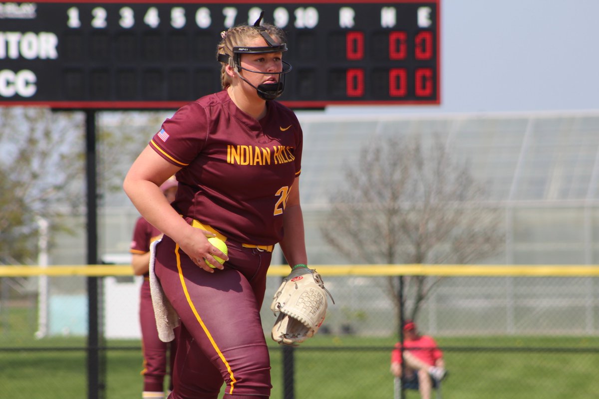 Scoreless through ✌️ 

Madie Anderson with a pair of strikeouts in the circle so far for the Warriors.