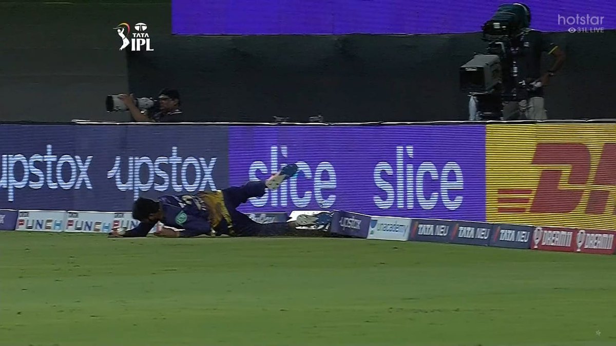 MohitShukla1030's tweet photo. Giving out for a not out

Not giving 4 runs for a clear boundary

Worst umpiring #IPL2022 https://t.co/VM9ui6Hpku