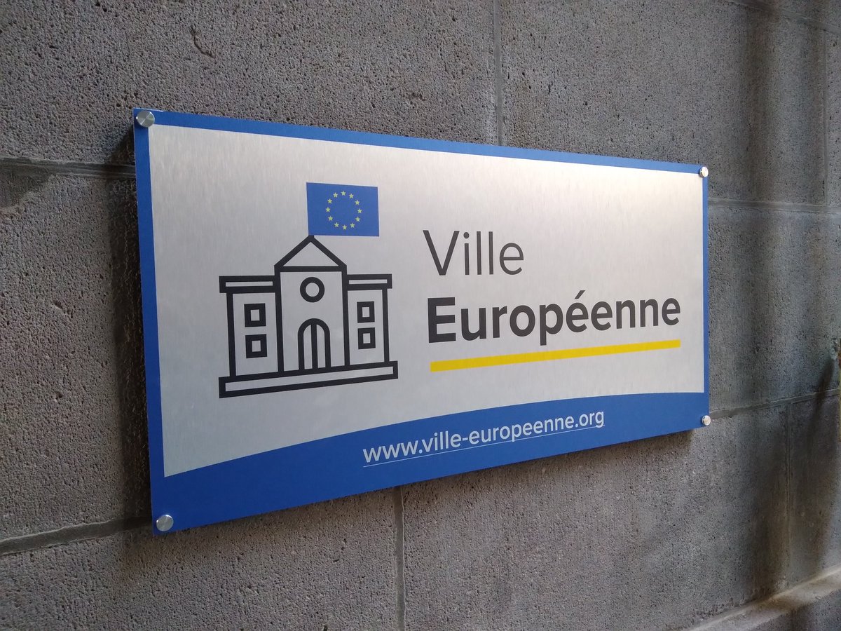 clermont2028's tweet image. La ville de @ClermontFd est #VilleEuropeenne !
Belle cérémonie de labellisation avec le Maire @olivierbianchi1, Antoine Chabal de @JeunesEuropeens avec @JE_Auvergne, #LipSyncChallenge, @CIEDClermont63 ! 🌋
Un label important pour #clermont2028 ! 🇪🇺