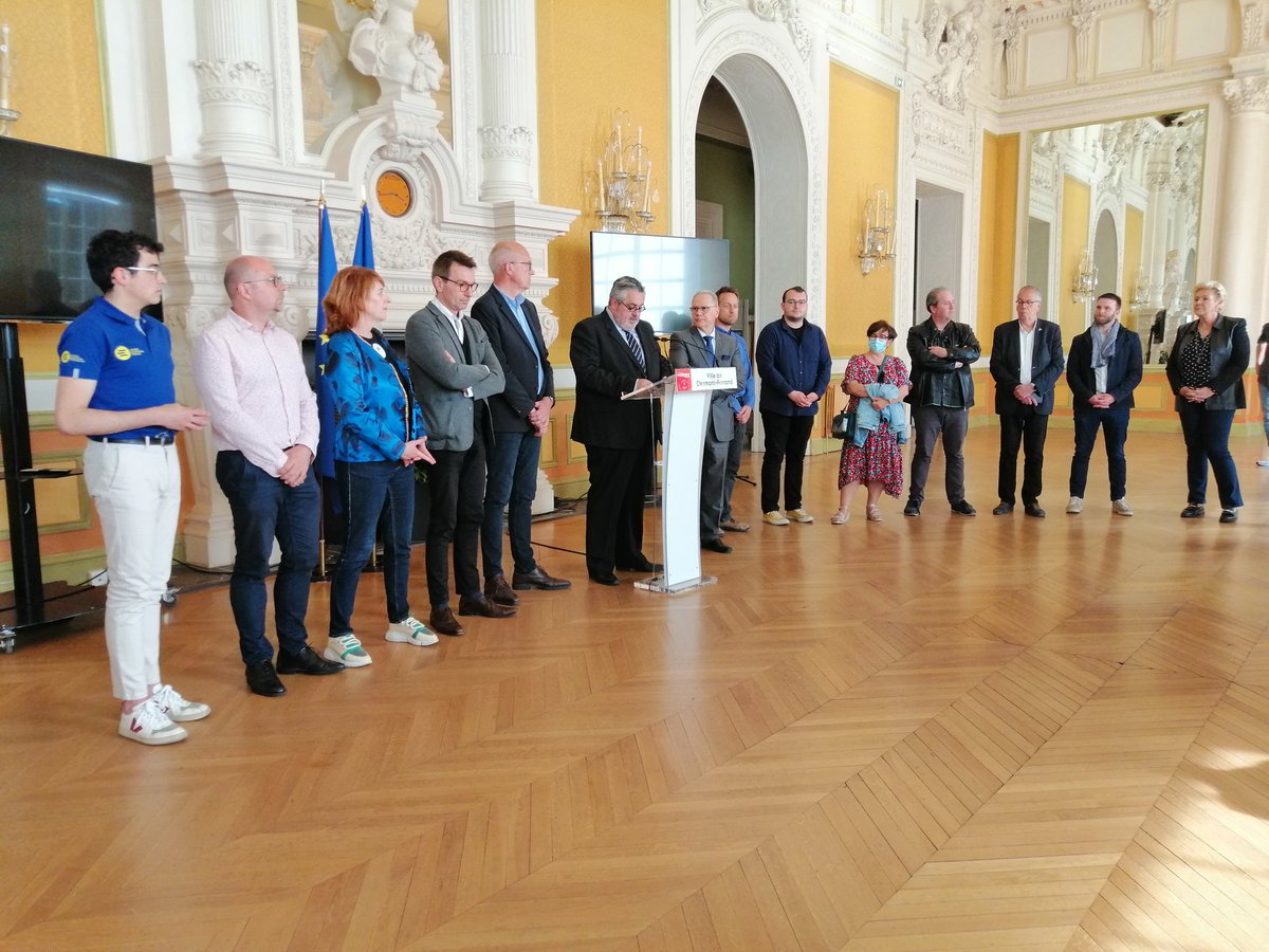 clermont2028's tweet image. La ville de @ClermontFd est #VilleEuropeenne !
Belle cérémonie de labellisation avec le Maire @olivierbianchi1, Antoine Chabal de @JeunesEuropeens avec @JE_Auvergne, #LipSyncChallenge, @CIEDClermont63 ! 🌋
Un label important pour #clermont2028 ! 🇪🇺