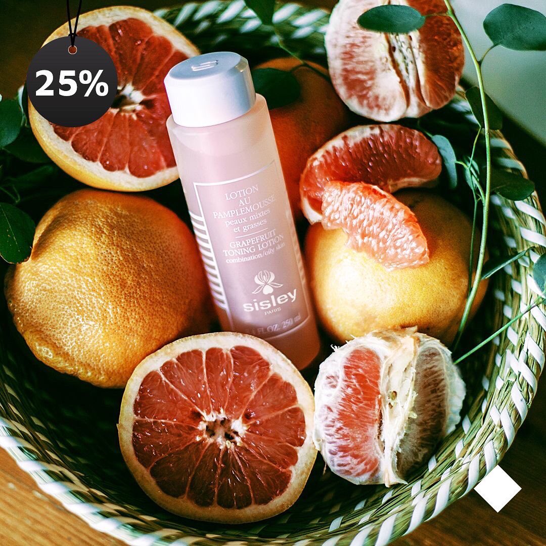 لا تفوت فرصة العرض ٢٥٪ على منتجات مختارة من #سيسلي براند فرنسي، تتميز بمنتجات العناية بالبشرة والمكياج.
تسوق الآن عن طريق متجر #بيوتي و موقعنا الالكتروني 

Don't miss this offer to 25% on selected products from #Sisley 😍.
Shop it now online and in-store at #BEAUTI