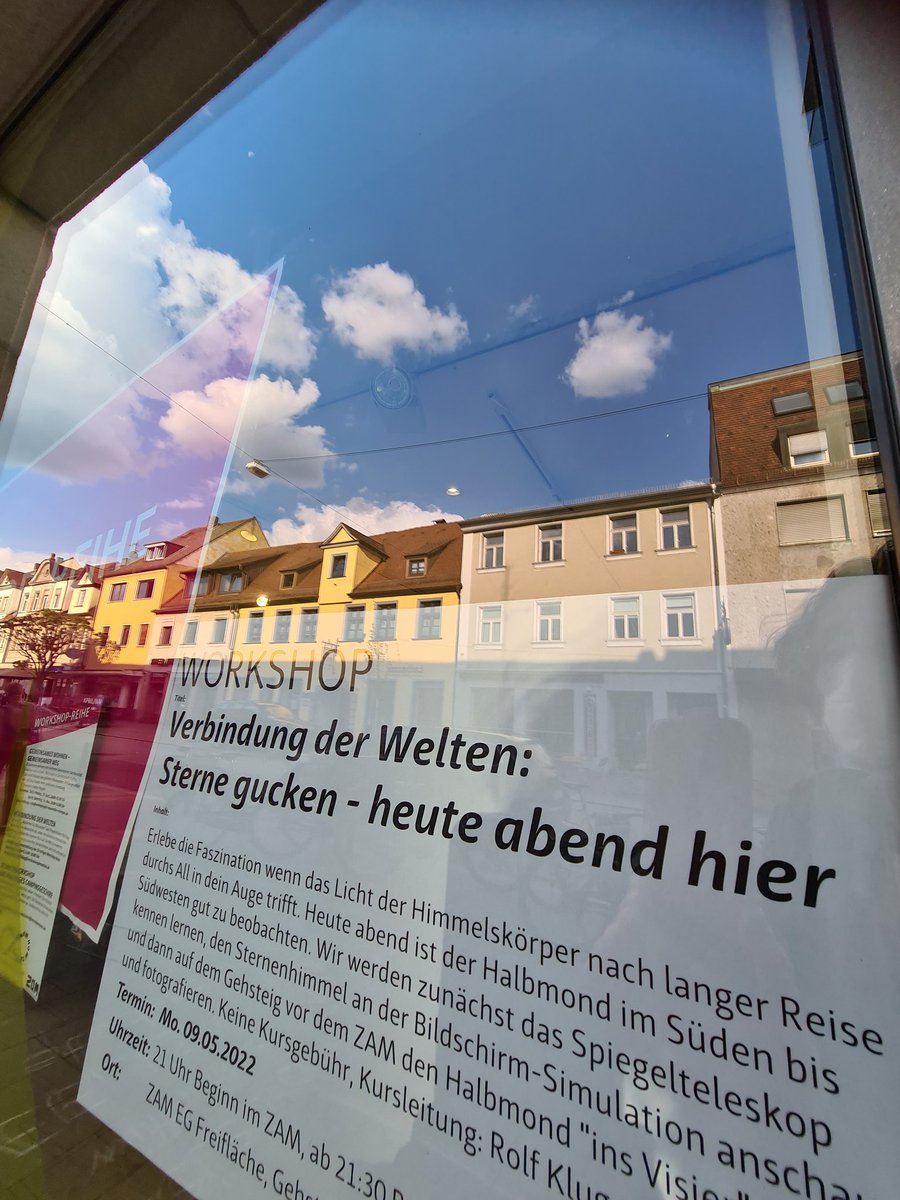 jochenhunger's tweet photo. Der Himmel über dem #ZAM ist fast wolkenlos, gut für Sterne gucken. Heute Abend ab 21.30 Uhr, in der Reihe "Verbindung der Welten". vor der Hauptstrasse 65-67, auf dem Trottoir. https://t.co/bdxkC0vxut