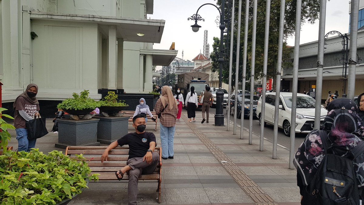 Bandung berasa di Prancis 

Plat D = Dikit piesan euy