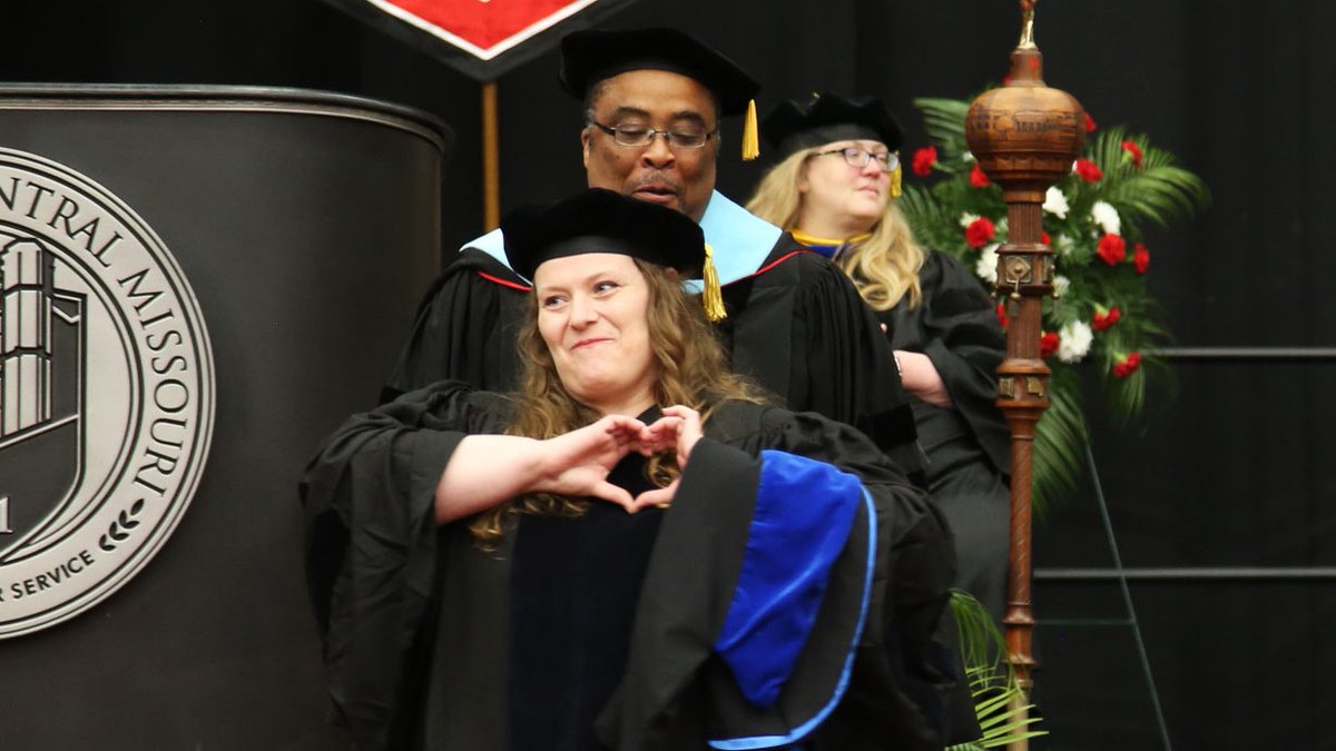 Enjoy some of our favorite photos from our Spring 2022 Commencement Ceremonies: bit.ly/3FBsZUf