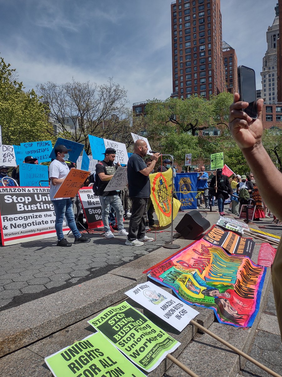 On May 1st Picture the Homeless members joined labor organizers and other groups for May Day to support the fight for labor unions and worker rights. PTH supports the struggle of workers to fight for a living wage, good working conditions, and to have their voices heard.
