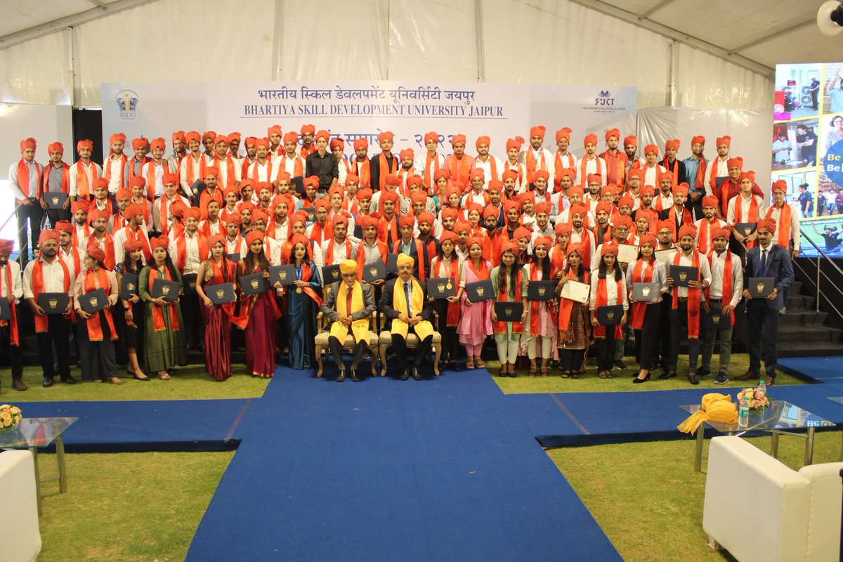 RahulKu61864514's tweet photo. #BSDU 1st #ConvocationDay🎓 #2k22
#Graduation 🎓 #Day #BSDUStudy #BSDUJaipur #SkillUniversity
#Entrepreneurship #Skill https://t.co/kyfUSAqxcq