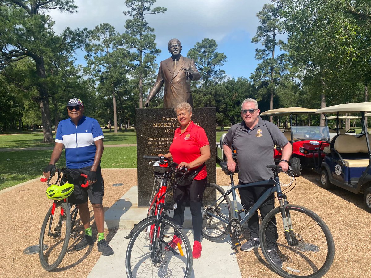 RodneyEllis's tweet photo. We visited the statues of Mickey Leland and Dr. King in Herman Park, viewed the Sacred Struggles/Vibrant Justice Mural in 3rd Ward, and rode the new bridge over Brays Bayou! #RideOne https://t.co/s0jy0qtyUM