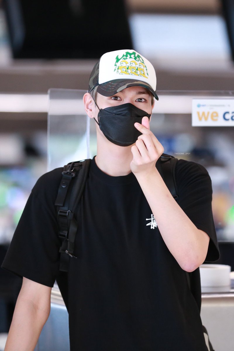 twosome_spot's tweet photo. 220509 🛫

 @GreatGuys_twt🥰  น้อนนนน น่ารักไม่ไหว 💓💓

#UIYEON #의연 
#GREATGUYS #멋진녀석들
#GREATGUYSinBKK https://t.co/mTmHQwdYt5