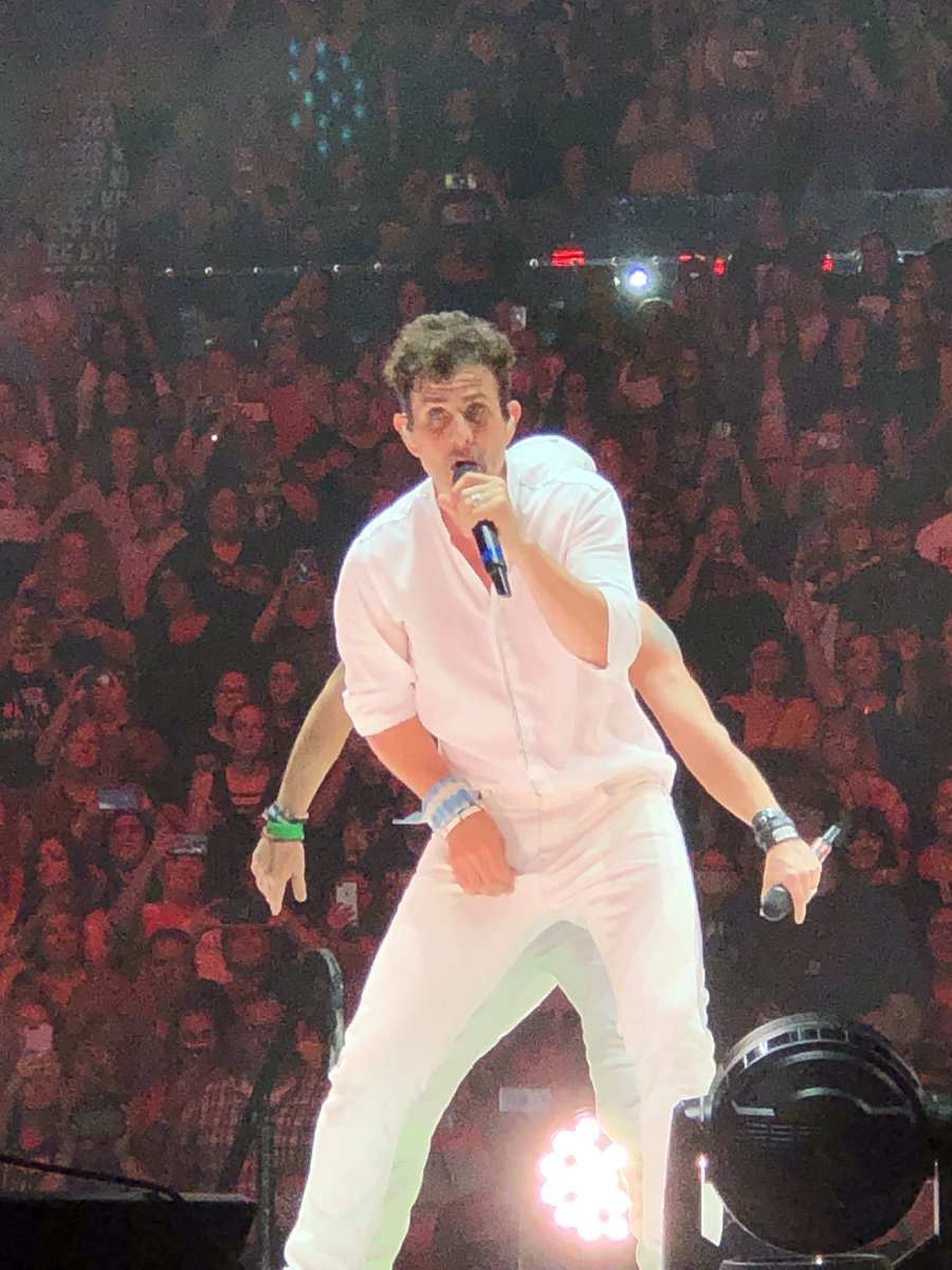 gatorgrl33's tweet photo. @NKOTB So many great @NKOTB memories with my ride or die @FL_girlie Looking forward to July! #bringinghappyback #MixtapeTour2022 https://t.co/JVikgAszn2