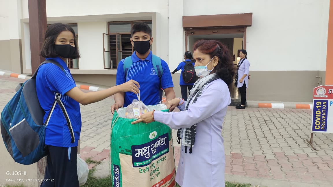 ShrutiT55576529's tweet photo. स्वच्छता की पहचान, बनाएगी भारत को औऱ महान।
#AzadiKaAmritMahotsav
#SwachhBharatMission
#GoGreenGoClean https://t.co/rcGWtwjemG