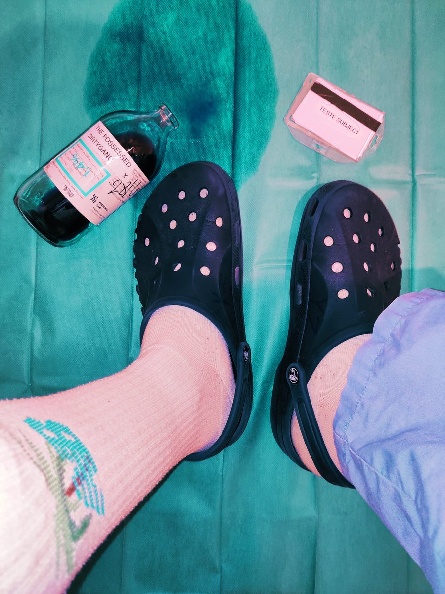 elyessebkt's tweet photo. I did a crossover of two very close communities but it didn't go well 😂 The test subject refused to bring a pizza 🍕 to the surgeon 😷 from the laboratory @ThePossessedNFT  @DSPC_nft #DirtyGang #posse https://t.co/eXowmQshRR
