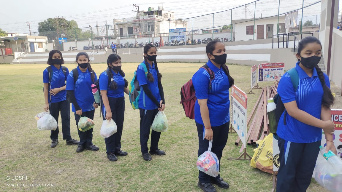 ShrutiT55576529's tweet photo. स्वच्छता की पहचान, बनाएगी भारत को औऱ महान।
#AzadiKaAmritMahotsav
#SwachhBharatMission
#GoGreenGoClean https://t.co/rcGWtwjemG