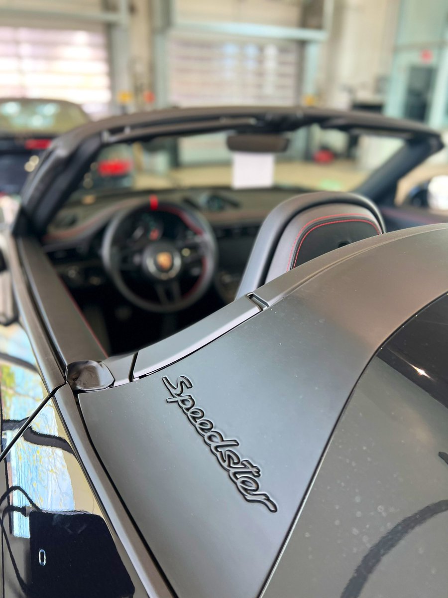 elchivo1112's tweet photo. 2019 911 speedster with 667 miles. MSRP at 220k now worth about 420k https://t.co/xenoX1Eb5T