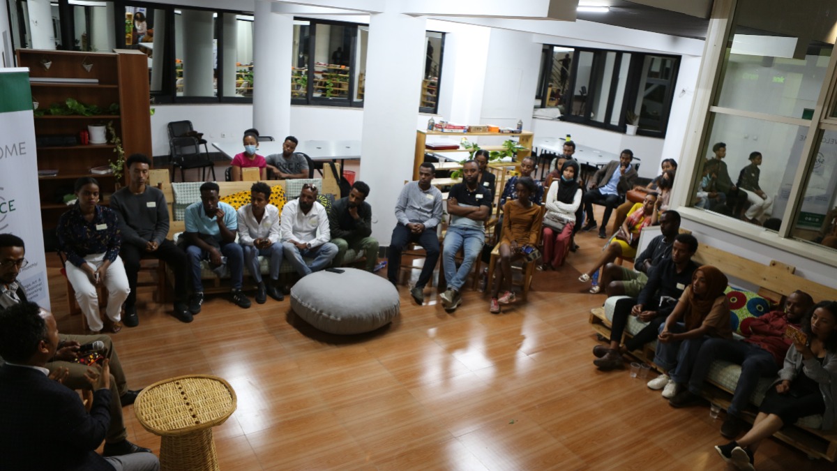 F_o_x_E_v_e_n_t's tweet photo. we are back with pictures! Our event "Digital Connect" was a great success and your presence there was the biggest highlight. Stay tuned for the next episode, where we'll be joined by a digital artist from the creative industry. #digitalconnect #addisevents https://t.co/tcbtDM4w2h