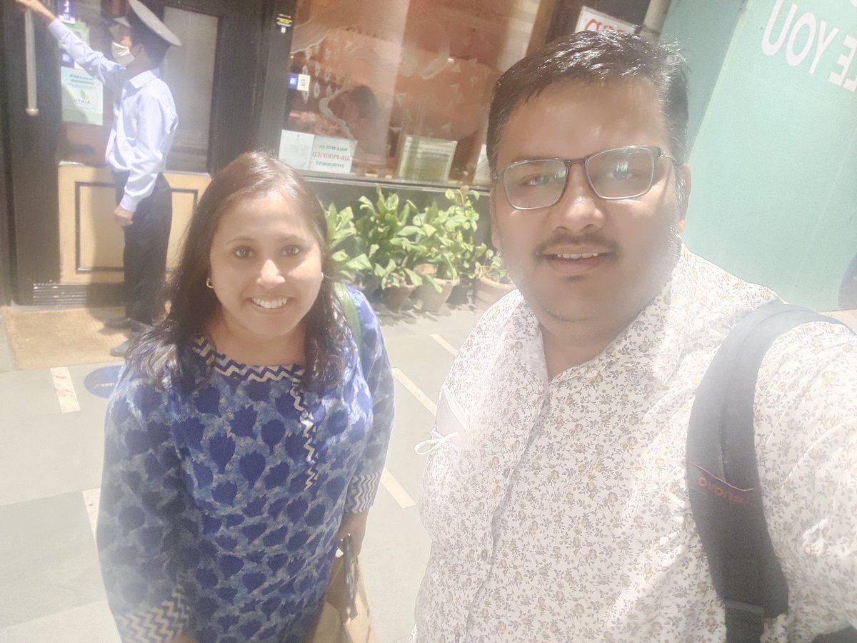 KamalRathi05's tweet photo. Atlast, met #PlasMAA @itsmesabita ji. It was great meeting you.
@indiacares_2020 https://t.co/QePtbSLYtX