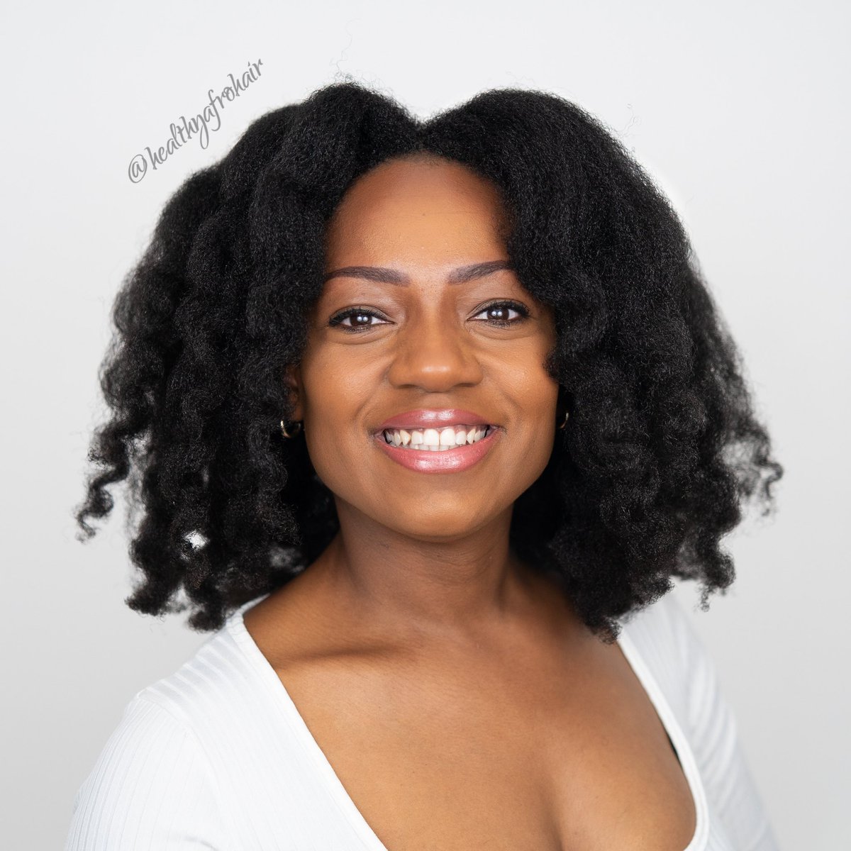 HealthyAfroHair's tweet image. Happy Monday! ❤️ I’m loving this wavy and voluminous flexi-rod set, I created a few days after blowing out my hair and gave myself a good TRIM whilst I was at it! ✂️ bit.ly/3P1N0aZ

#Flexirods #Naturalhair #Naturalhairstyles #Healthyafrohair