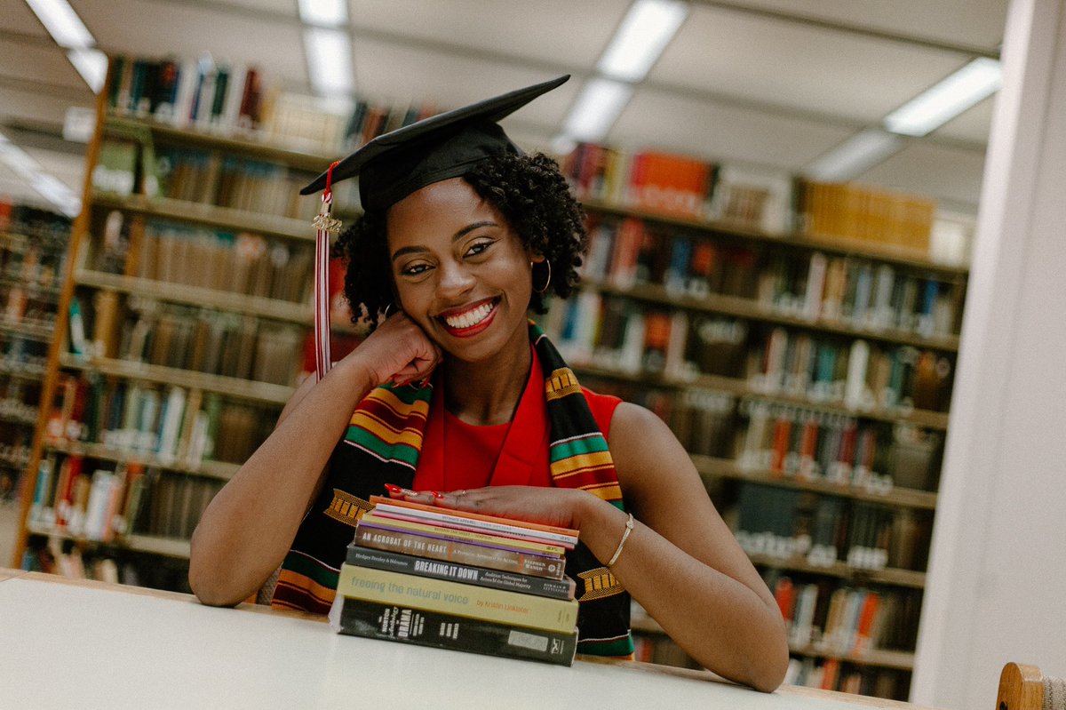 carmiaimani's tweet photo. Bachelor of Fine Arts in Acting
Minor in New Works for the Stage
Summa Cum Laude

I have grown into the woman that the little me could only dream of becoming. I am so excited to see what God has in store for me next! 

Class of ‘22 we out! ♥️

#BlackGirlMagic https://t.co/Ed61ZNjTOo
