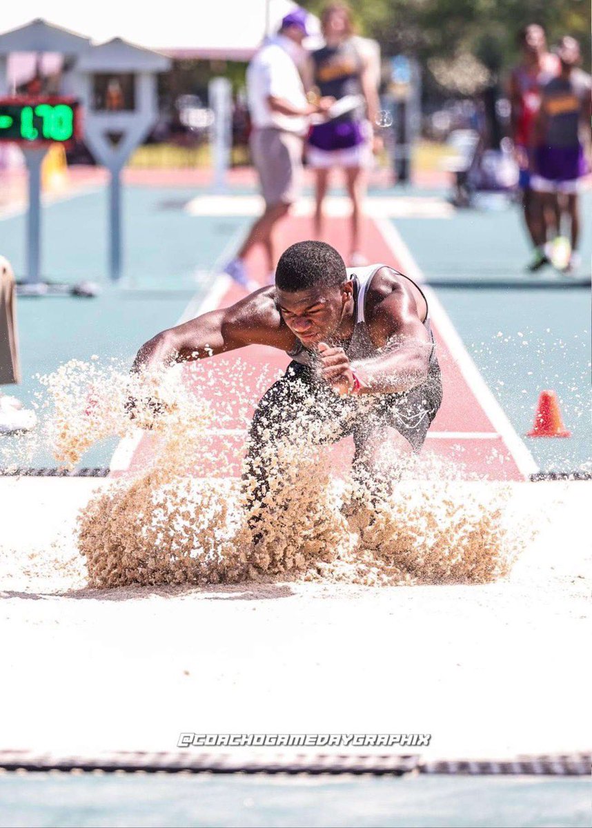 dpikes1's tweet photo. 45’5 State Champ Jr year! Only the beginning ! https://t.co/XOW9i2HQpe