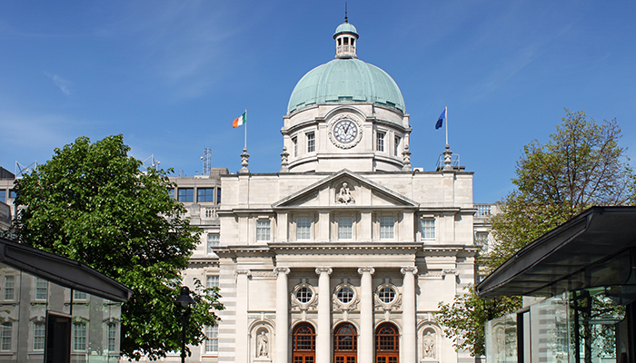 PF_Focus's tweet photo. Low debt 'key to Irish credit rating improvement'

The Irish government’s track record of low debt and budgetary surpluses is a key contributor to an increase in the nation’s credit rating announced today, according to ratings agency Moody’s.

https://t.co/mpYeisxrwu https://t.co/dypSnKRf19
