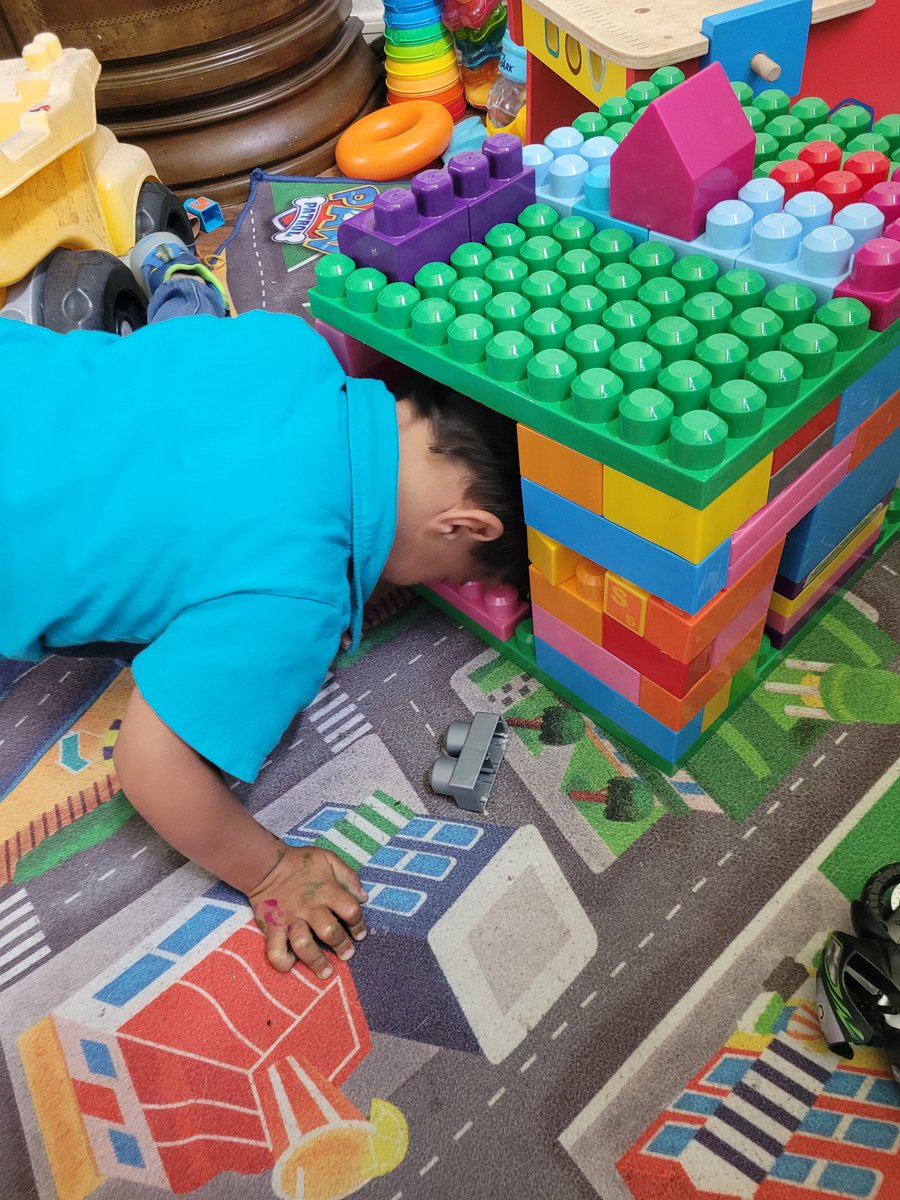 Kenyonsj22's tweet photo. My son is obsessed with building houses he's working out the design flaws. I think he needs some pointers help from @pulte @PulteHomes #2yearoldgoals #architectinthemaking https://t.co/FvqLShouIo