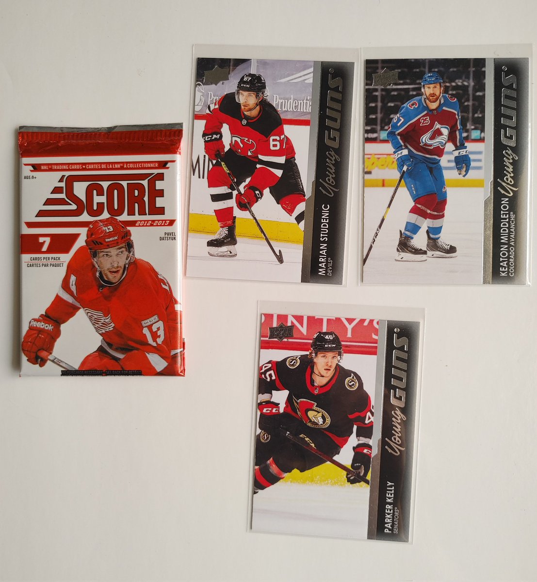 SubwayOperator's tweet photo. #Mailday #Collectitforward for my young guns set from @ediddy416 thanks so much https://t.co/5YoIqiE7e8