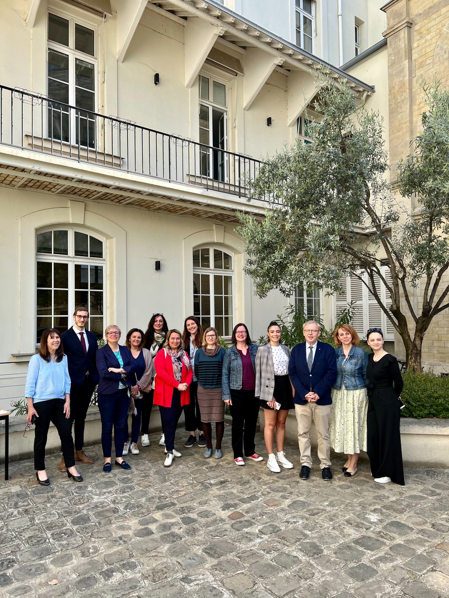 ReseauRenasup's tweet photo. Aujourd'hui se tenait une réunion à Paris, dans nos locaux pour le projet Erasmus+ KeyCode. Les collaborateurs des 4 pays partenaires (Italie, Roumanie, Grèce et Slovénie) étaient présent dans nos locaux afin d’avancer et mener à bien le projet. 
#renasup #erasmus #projet https://t.co/s1IbOz75vH