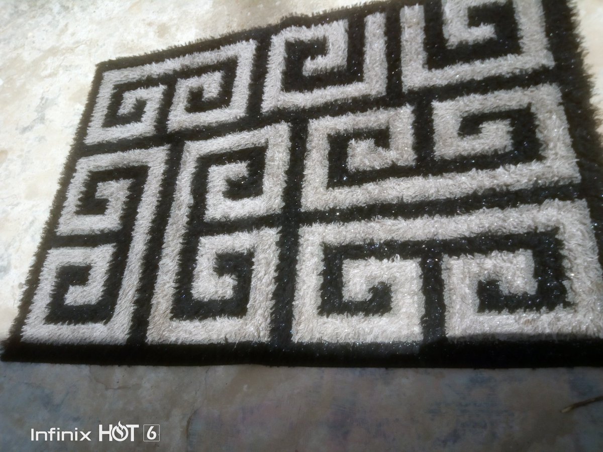 kushcurtis_'s tweet photo. @Curtislaundry_ #CenterRug
@love_ibanga https://t.co/w8FtZFqHpq