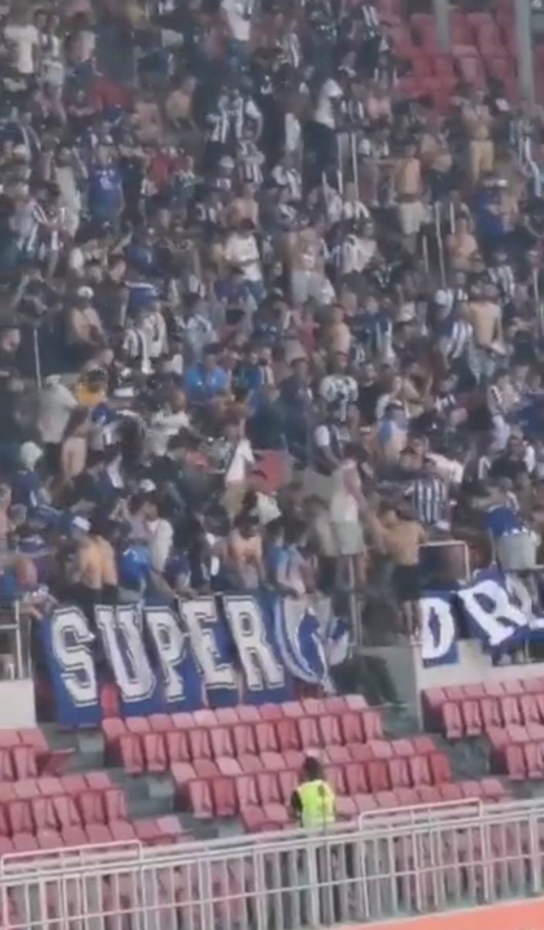 Ultras Zone on Twitter "🇵🇹 During Benfica vs Porto match, Porto fans