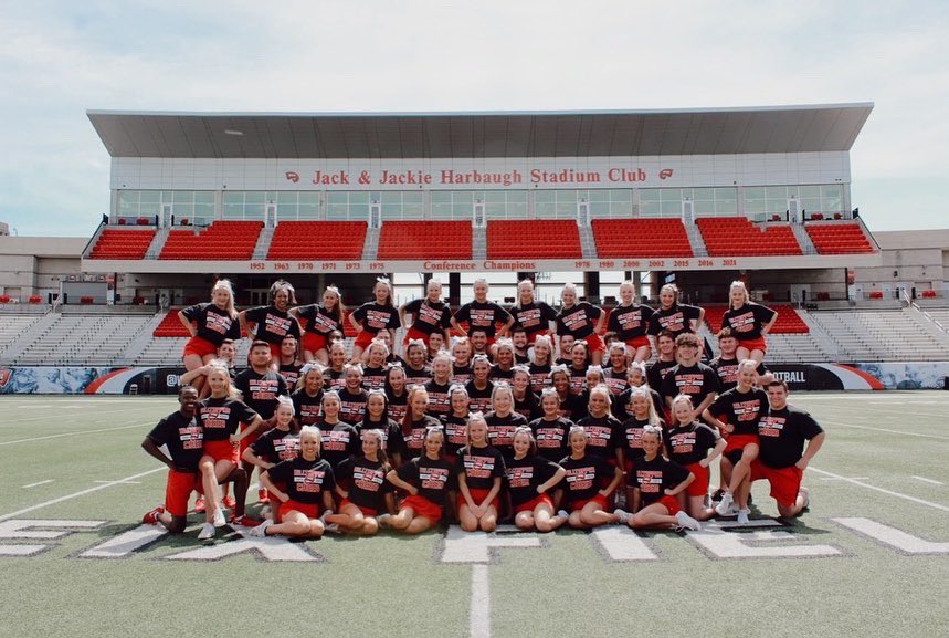 CheerWKU's tweet photo. Introducing the 2022-2023 WKU Cheer Team! Welcome to the hill everyone! Can’t wait to see what the future holds for us this upcoming season! Go Tops!!! 🔴⚫️⚪️ https://t.co/J7gj77cexI