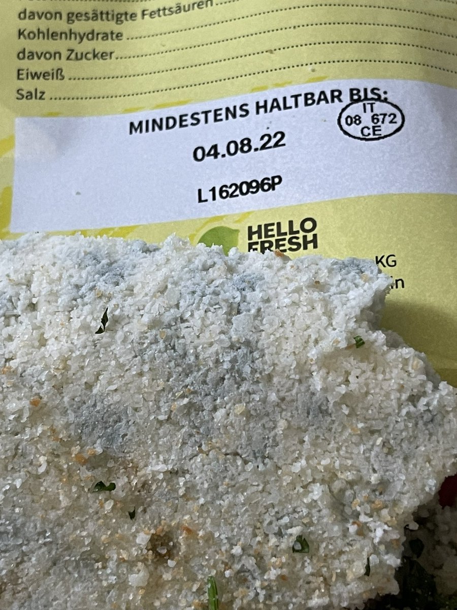 jdotreuther's tweet photo. @HelloFresh maybe it’s not enough to reimburse me 2€ when vacuum packaged cheese is mouldy.
Maybe your customer service employee should not end our chat prematurely. Maybe someone should care about the production date of the cheese to see if there is a manufacturing issue https://t.co/QdCPE1SAOe