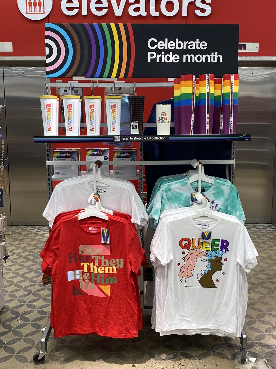 TGTBlu's tweet photo. 🌈Celebrating Pride with Target!!
#PrideMonth #Smallformat #LGBTQIA @JasonNapoleon4 https://t.co/wV9MJtro2E