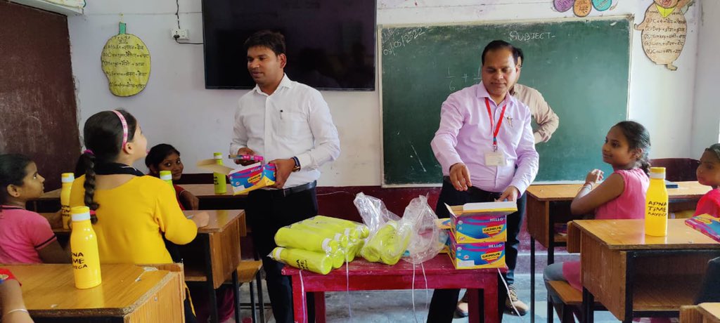 Distribution of water bottles and geometry box to the students of Kasturba Gandhi Aawasiya Balika Vidyalaya. In return we got the beautiful smile on the faces of these little champs. <a href="/DmKheri/">DM LAKHIMPUR KHERI</a> <a href="/UPGovt/">Government of UP</a> <a href="/ChiefSecyUP/">S.P. Goyal, Chief Secretary, GoUP</a>