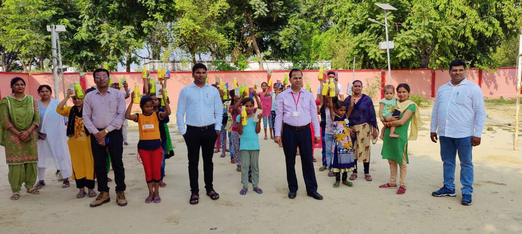 SdmPankaj's tweet photo. Distribution of water bottles and geometry box to the students of Kasturba Gandhi Aawasiya Balika Vidyalaya. In return we got the beautiful smile on the faces of these little champs. @DmKheri @UPGovt @ChiefSecyUP https://t.co/KHy0aParTM