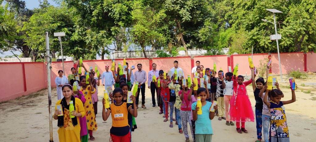SdmPankaj's tweet photo. Distribution of water bottles and geometry box to the students of Kasturba Gandhi Aawasiya Balika Vidyalaya. In return we got the beautiful smile on the faces of these little champs. @DmKheri @UPGovt @ChiefSecyUP https://t.co/KHy0aParTM
