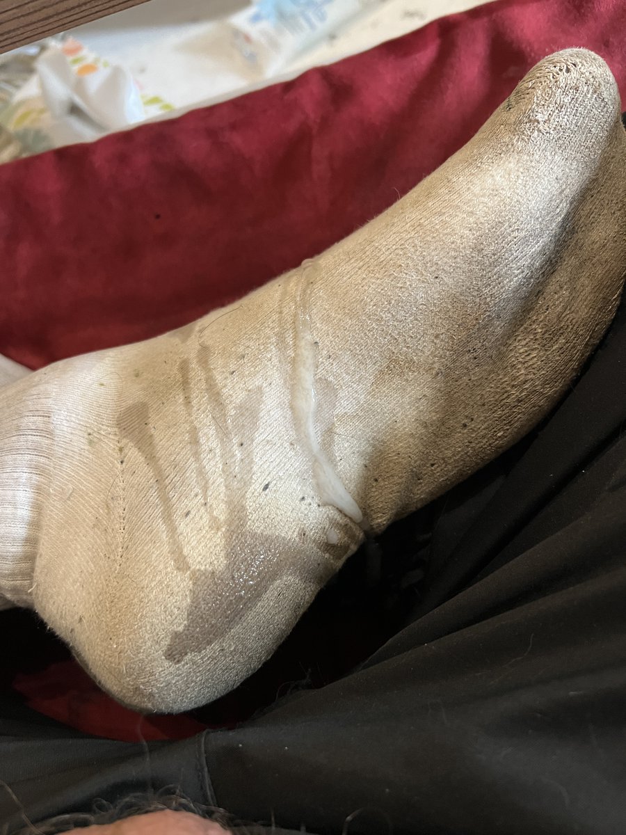 DjefMastersnake's tweet photo. droite et gauche ! #cum #masterkiffeur #socks #smell https://t.co/iGoqfho4H0