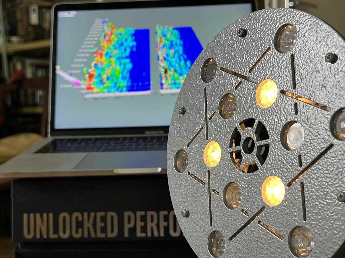BrainAnalyser's tweet photo. Light entrainment with live #EEG .. it’s PandoraStar I implement since 2016 - the affordable programmable light machine with IBVA #ibvabrainmachine #flicker #Pandorastar and the client will have the #subpac tangible sub bass wearable in the experimental session https://t.co/8e86XbJ9PM