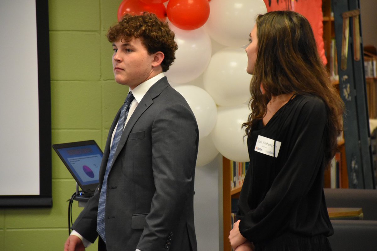 mtnbrookhs's tweet photo. Last week our @incubatoredu students delivered their pitches to a panel and one group was selected to advance to the semi-finals for a chance to compete this summer in Chicago!

Learn more about INCubatorEDU and read the full story here:

📰 https://t.co/0pEKZM2iOs https://t.co/7vETNgymD2