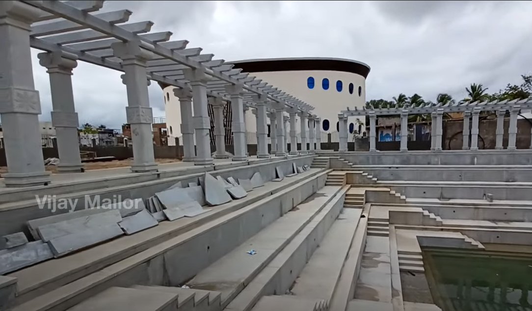 IndexKarnataka's tweet photo. Honda circle kalyani redeveloped under #Davanagere smart city https://t.co/HIFkmsS8jl