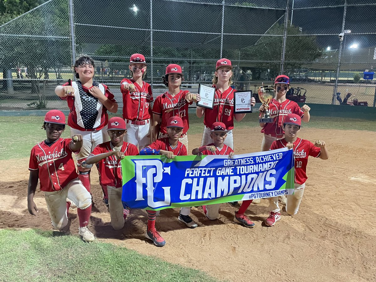 LagwayJamal's tweet image. My mom is one of a kind always putting me and my brother first. I told he that I was going to give her my championship ring when we win it for Mother’s Day if it had pink on it lol. Well we won but the ring had not pink on it so maybe next year. Love you mom!!