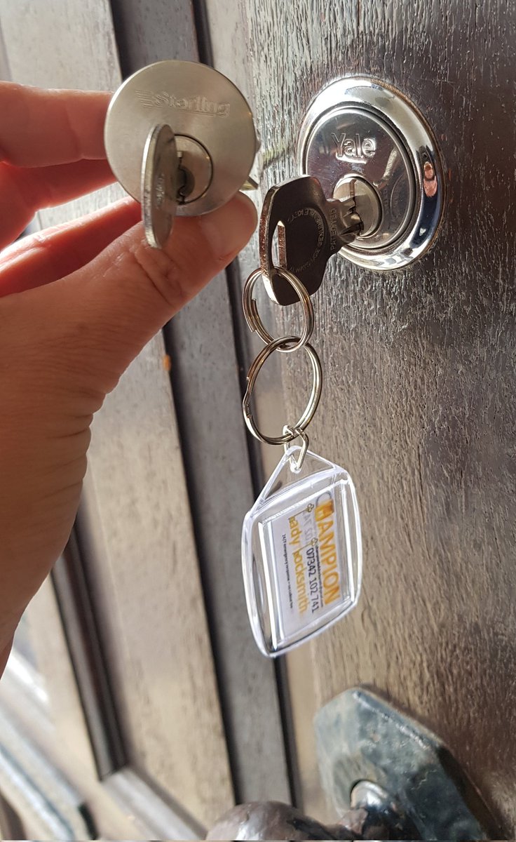 locksmith_lady's tweet photo. One of todays jobs to replace a lock where one of the keys had been lost. #FemaleLocksmith #MiltonKeynes #Buckingham https://t.co/YJnTO75n6g