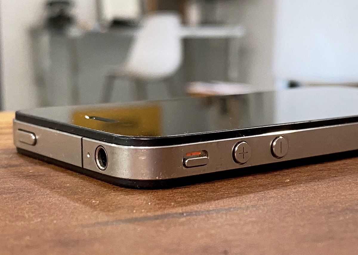 Cameron Moll tweet media