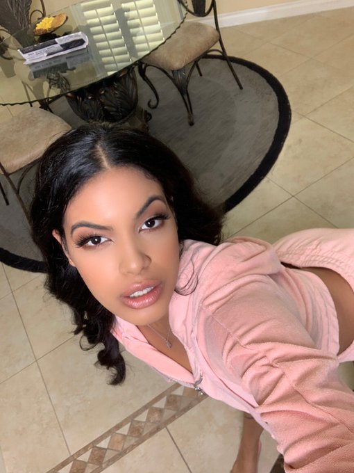Sup??? Cum say hi 😈💕 https://t.co/DO7I4q13eD https://t.co/9QMglmG0SC