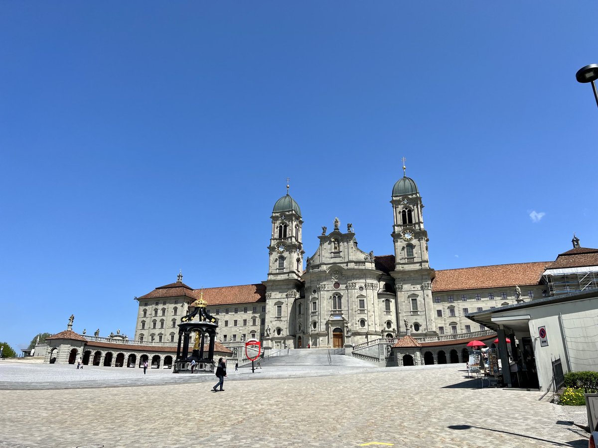 tardent's tweet photo. impressive church #einsiedeln #caminosantiago #jakobsweg #viajacobi https://t.co/AVexxTxLKB