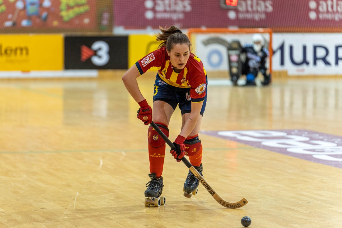Felicitem la nostra monitora i entrenadora del campus, Joana Comas, per haver aixecat ahir la Copa de la Reina amb el Club Pati Manlleu.